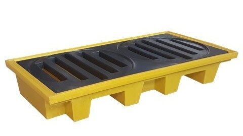 Pallets de contenção, tipos de pallet projetados para evitar vazamentos e garantir segurança no transporte de líquidos e produtos químicos.