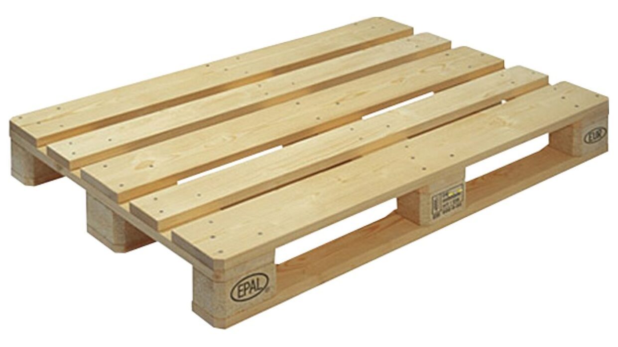 Palete de madeira, um dos tipos de pallet mais utilizados para armazenamento e transporte de cargas.